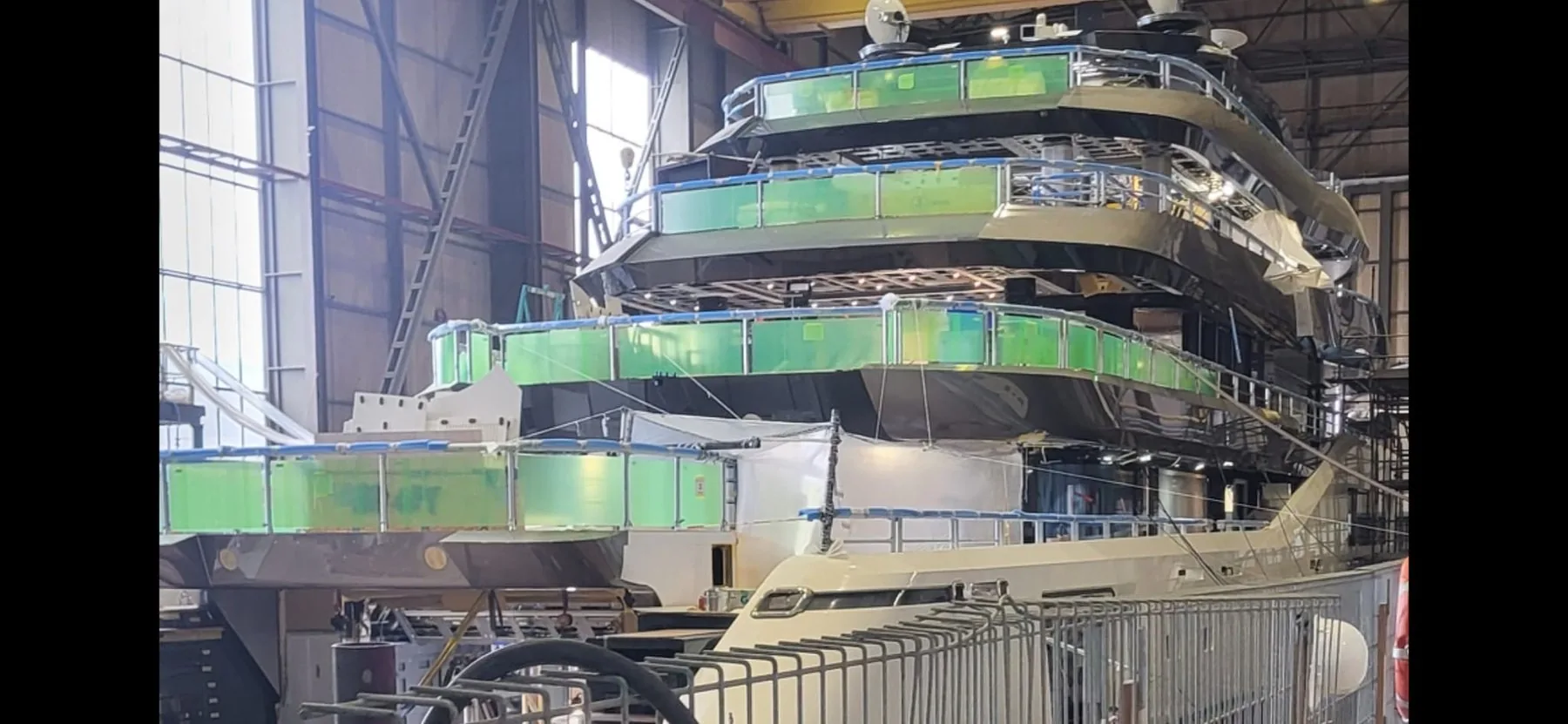 Stern railings in a shipbuilding hall