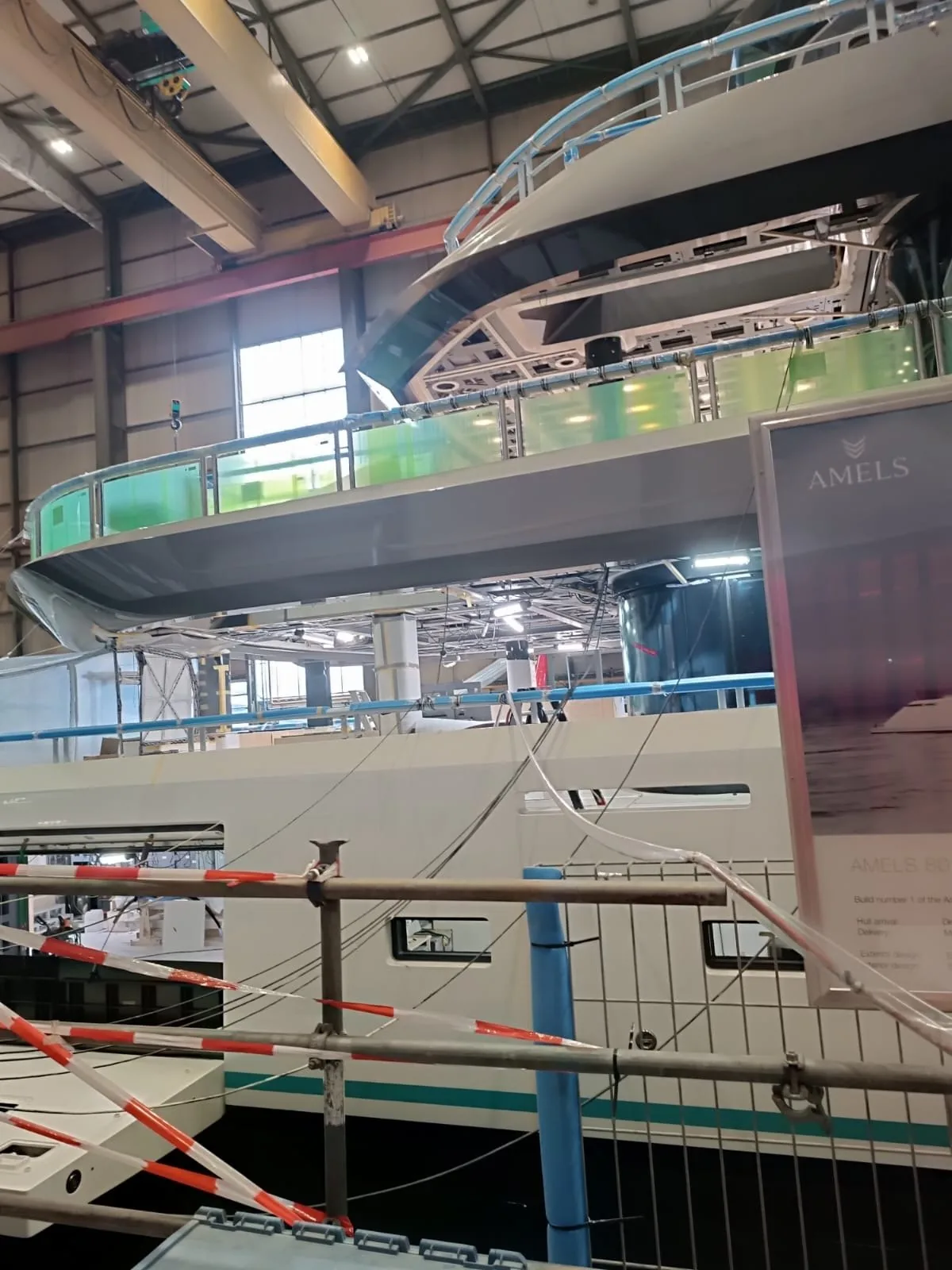 Structures and railings in a shipbuilding hall