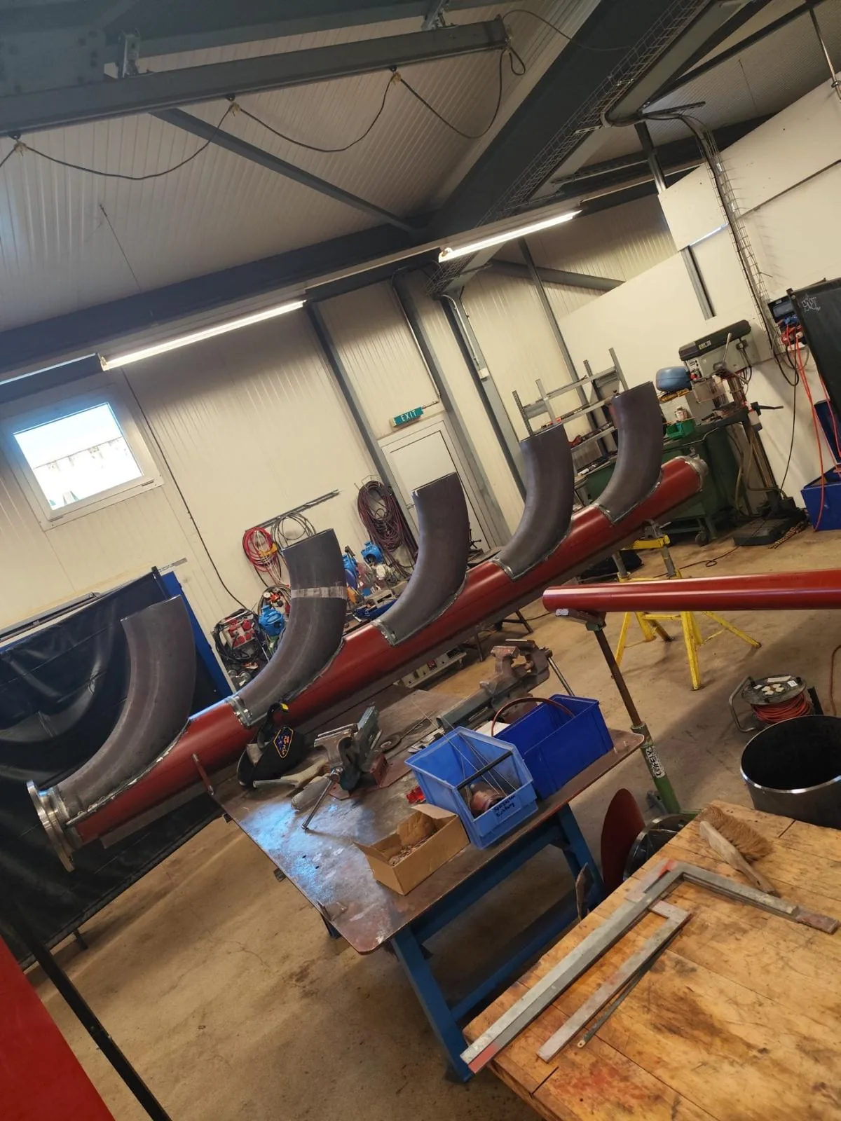 Workshop preparation of pipe branches and metal connections